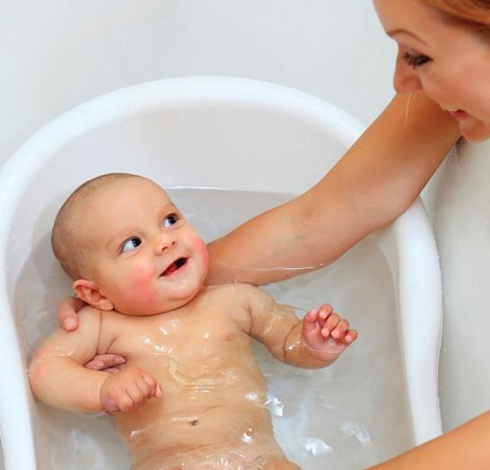 नवजात शिशु को स्नान करने के लिए किस तापमान पर। टिप्स और ट्रिक्स