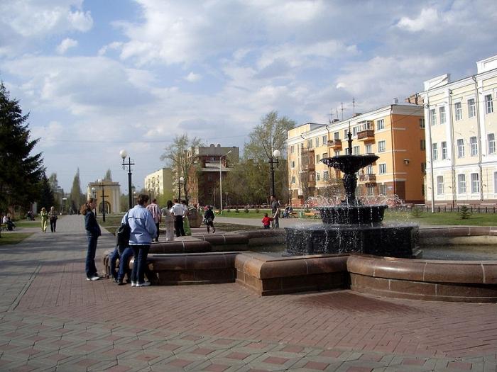 ओम्स्क की आबादी अपनी संख्या में बदलाव