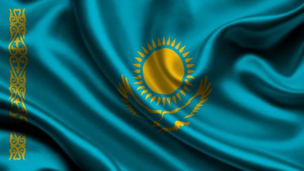 हथियार का कोट और कजाखस्तान का ध्वज: विवरण और प्रतीक