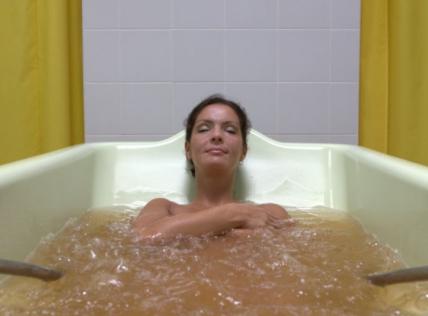 गोलियों के बिना उपचार: पुनर्प्राप्ति के लिए तारपीन स्नान